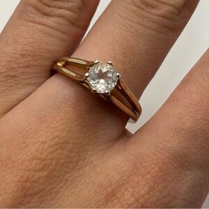 14K Gold Plated Ring size 8 Round‎ Stone Clear Crystal Gem